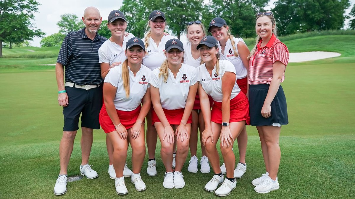 letsgopeay's tweet photo. One word to describe the 2022 season for @GovsWGO: 𝗛𝗶𝘀𝘁𝗼𝗿𝗶𝗰

First-ever OVC Championship ✅
First NCAA Regional appearance ✅
OVC Coach of the Year ✅
OVC Freshman of the Year ✅

Congrats on an incredible season 👏 #LetsGoPeay https://t.co/1PwT3OKHju