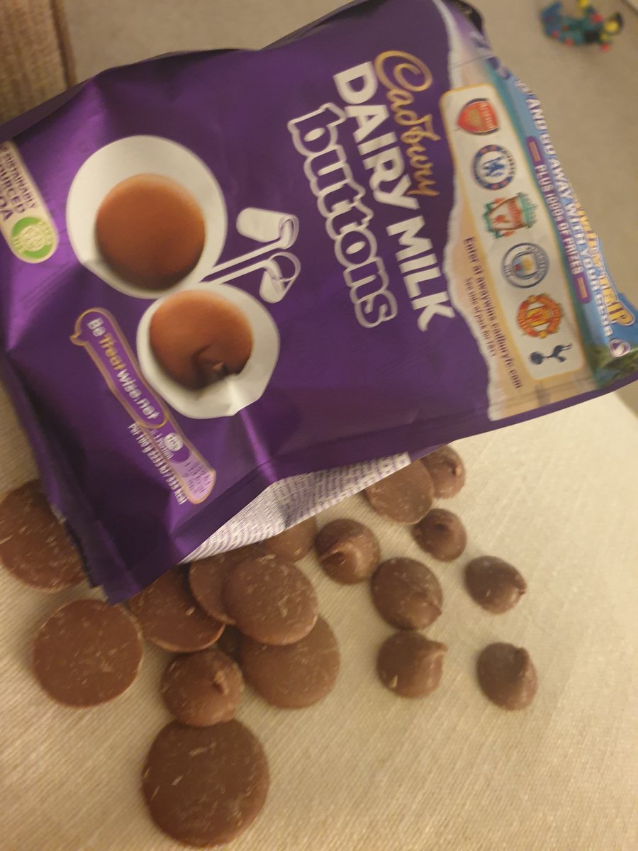 Canijustask1's tweet photo. @CadburyUK what's happened to my buttons?! https://t.co/a5VFCCrAWW
