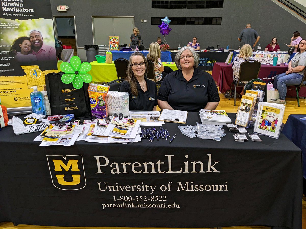 MUParentLink's tweet photo. They’re at it again, this time at Healthy Community Day in Moberly!  Be sure to say hello if you’re in the area, and watch for Yvette and Mendy at YOUR next community event.  #MoberlyMO #Mizzou #ParentLink https://t.co/FclJUWE4f3