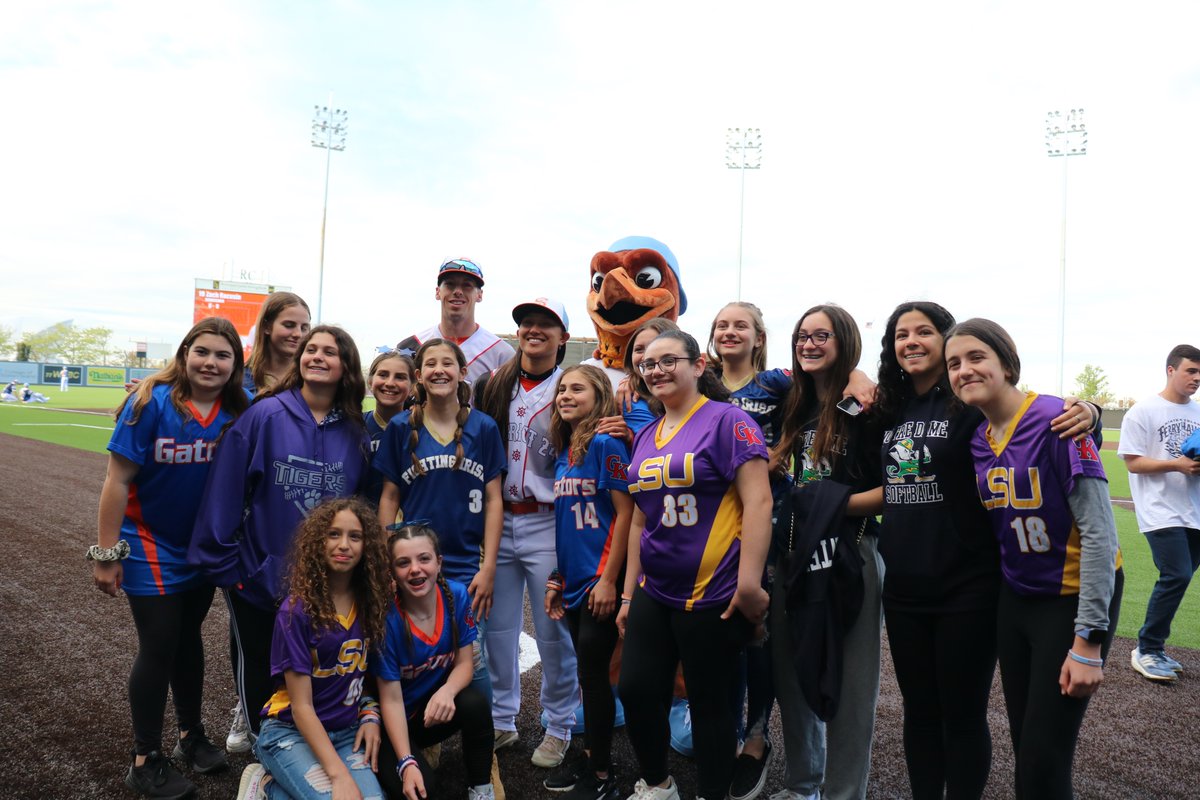 FerryHawks's tweet photo. Oh what a night! Great Kills Little League showed out for their Charter Night at Staten Island University, Community Park! Only thing we need now is a win for some of the best fans in the game!
#CatchFun #StatenIsland #FerryHawks #LittleLeague #SIUHCommunityPark #hawkcity https://t.co/UJV1tOtB5O