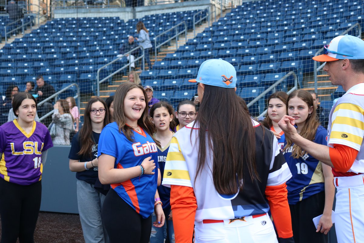 FerryHawks's tweet photo. Oh what a night! Great Kills Little League showed out for their Charter Night at Staten Island University, Community Park! Only thing we need now is a win for some of the best fans in the game!
#CatchFun #StatenIsland #FerryHawks #LittleLeague #SIUHCommunityPark #hawkcity https://t.co/UJV1tOtB5O
