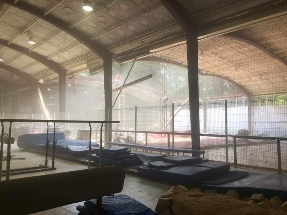 cdmxparatodos's tweet photo. Se desploma el domo del Gimnasio del Campus #Zacatenco del #IPN https://t.co/ypGqpZyWVD