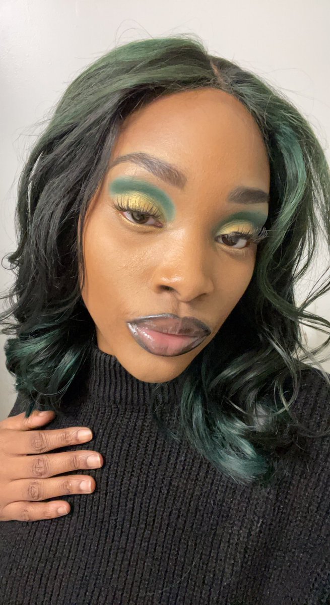CollectibleLlc's tweet photo. Refurbished Wig Details: 
Goth Babe (green + black) 

-Condition: Used
-Originally 16” was cut into blunt long Bob 
14” 
-4*4 tpart Transparent Lace (Lace has a couple small holes) 
-$175.00
-Size 21”-21.75 circumference SMALL
DM me directly ❤️ https://t.co/VzzMEMQ8zr