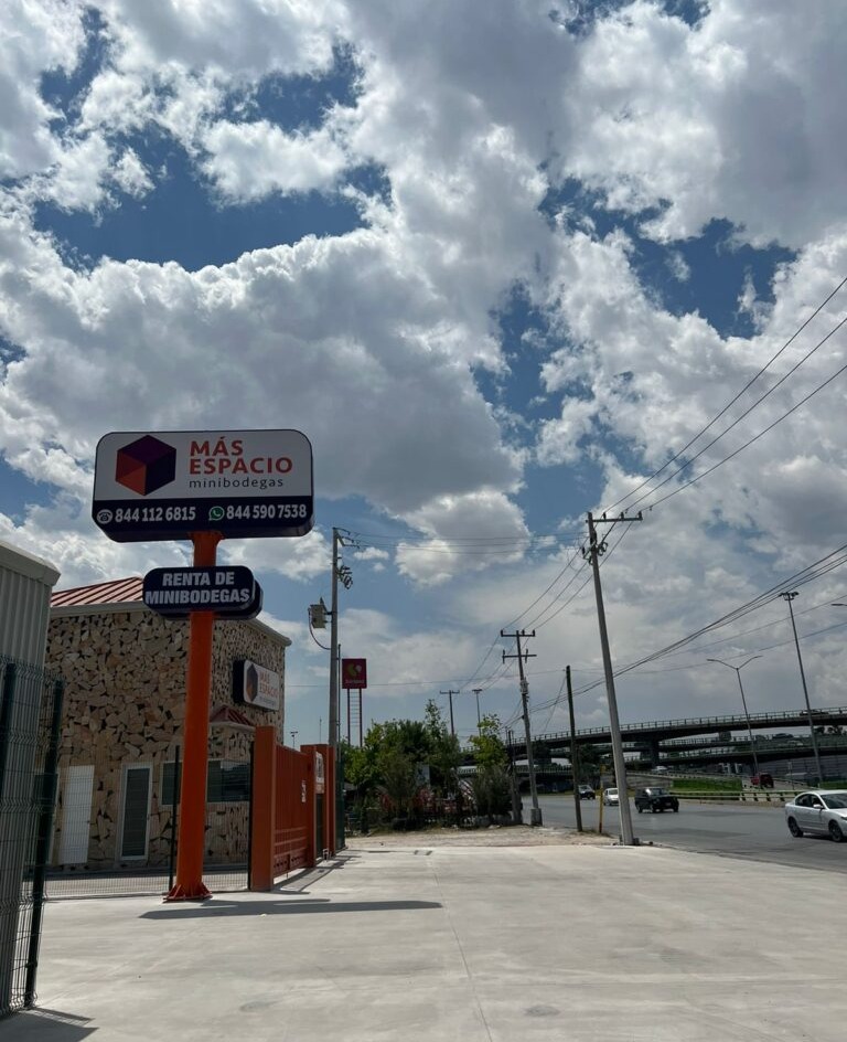 MMinibodegas's tweet photo. #Renta #Másespacio #Saltillo #Coahuila #lacajamorada Info 8445907538 Somos tu mejor opción. Direccion: Blvd. Venustiano Carranza 4980, col 37, 25250 Saltillo, Coah. ➡️👨🏻‍✈️📋🧹🚗🔐 Antes de llegar periódico el Zócalo. https://t.co/9WHcrBcHdf