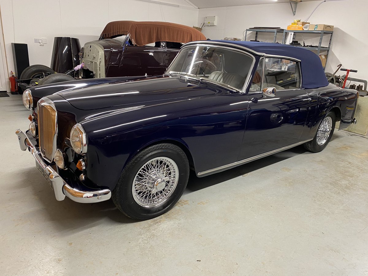 ab_classics's tweet photo. Alvis TD21

This stunning Alvis certainly looks the part in dark blue. Serviced and maintained by ourselves ready for the summer sun.

#alvis #alvistd21 #convertable #softtop #service #blue #chromewheels #workshop https://t.co/fMPpcj5ntn