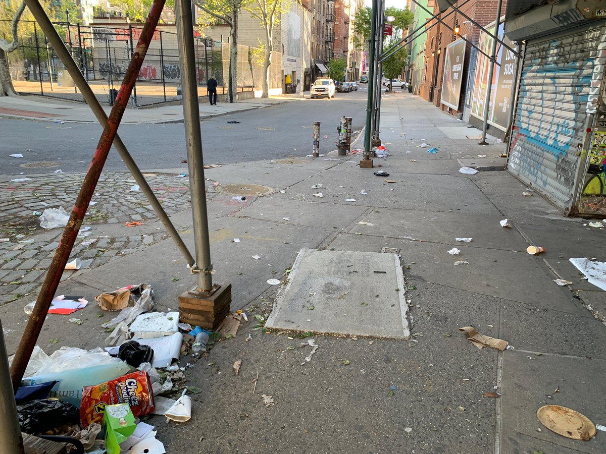 CleanUpSoHo's tweet photo. 5/9/22 7 am in SoHo outside e train at Canal. Trash everywhere.@BrianKavanaghNY @ChrisMarteNYC @NYCSanitation @CB2_Manhattan https://t.co/LNRRtfbIEP