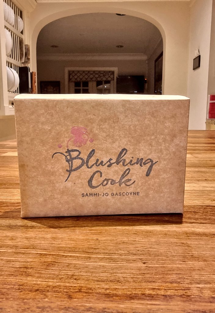 coopvoiceover's tweet photo. OH MY GOD WE ARE FREAKING OUT AT HOW RIDICULOUS THESE BROWNIES ARE. Thanks, @TheBlushingCook 

#magic #surelymagic #edibleflowers #simplyirresistable #smg #shecooks #heremotions #intofood #crabs #currentreferences #baking #floral #beauty #care #pretty #chocolatey #independant https://t.co/meyx0Fv1qr
