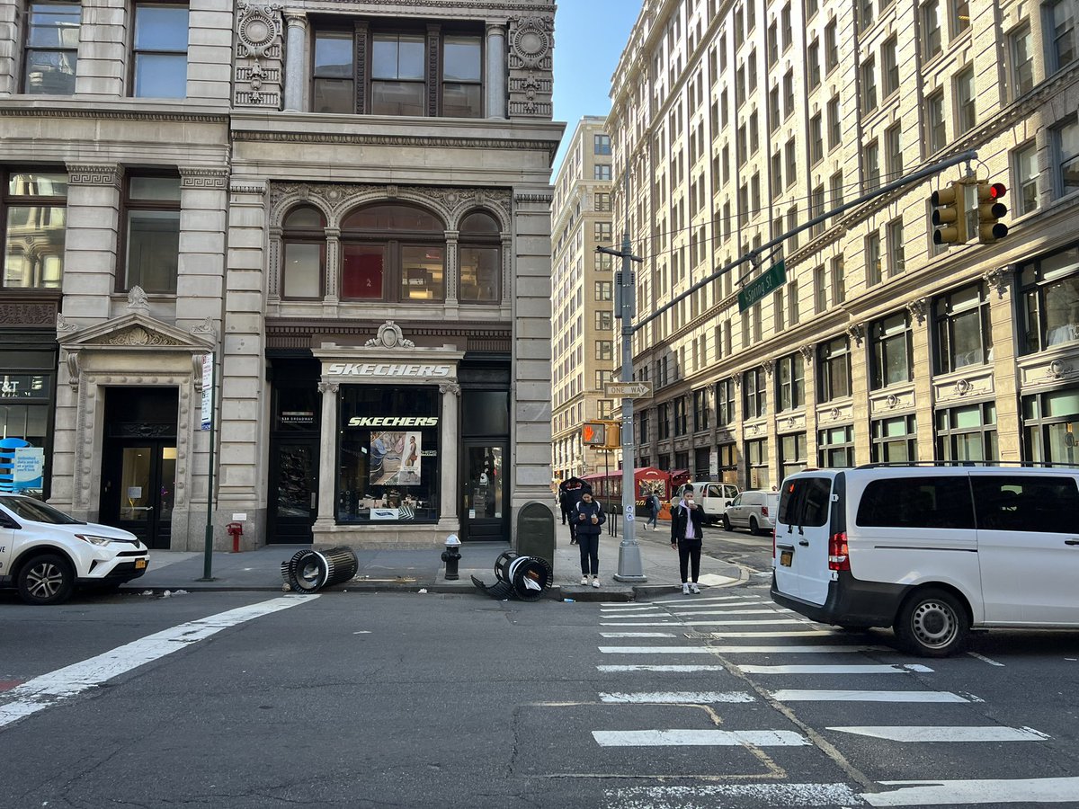 CleanUpSoHo's tweet photo. Yesterday, the trash cans on Broadway and Spring were “trashed” @ChrisMarteNYC @BrianKavanaghNY @CB2_Manhattan @sohobroadway https://t.co/NhUiNAgHzf