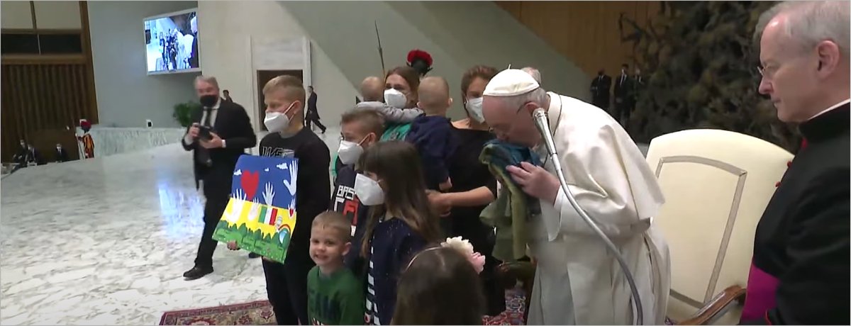 CatholicShareC's tweet photo. The Pope’s Clear Position on Ukraine https://t.co/dL4V0vRqar #Commentary #JustWar #nationalcatholicreporter https://t.co/VnK1fZJmol