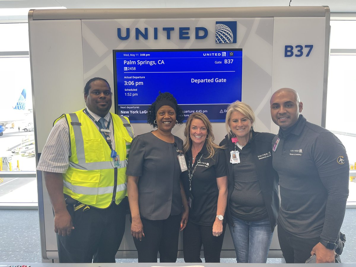 Yes! #teamDEN Did it again with SIX minutes BACK to the system! SIX! Great job by these agents. SOP, Metrics, QT. All in a days work!  #UnitedConsistencyteam  <a href="/BsquaredUA/">Bradley Boyd</a> <a href="/KevinSummerlin5/">Kevin Summerlin</a> @jonathangooda <a href="/jancy_jimenez/">Jancy Jimenez</a> <a href="/joelledelaney14/">Joelle Delaney</a> <a href="/JMRoitman/">Jon Roitman</a> <a href="/HectorAraujoUA/">Hector Araujo (He/Him)</a>