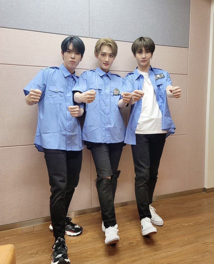 HoyoungFrance's tweet photo. | 📸 | INSTAGRAM 28.10.20

[📸]
[#VRVR_US]

2020.10.28
@ Seezn <#Back to the Idol>
Nous sommes heureux, car nous sommes tous ensemble 💕
Merci, VERRER’S💜🤍

#베리베리 #VERIVERY #VRVR #FACE_it #FACE_US #GBTB #Seezn #Seezn오리지널🌟

©the_verivery https://t.co/zwA4ajiOyj