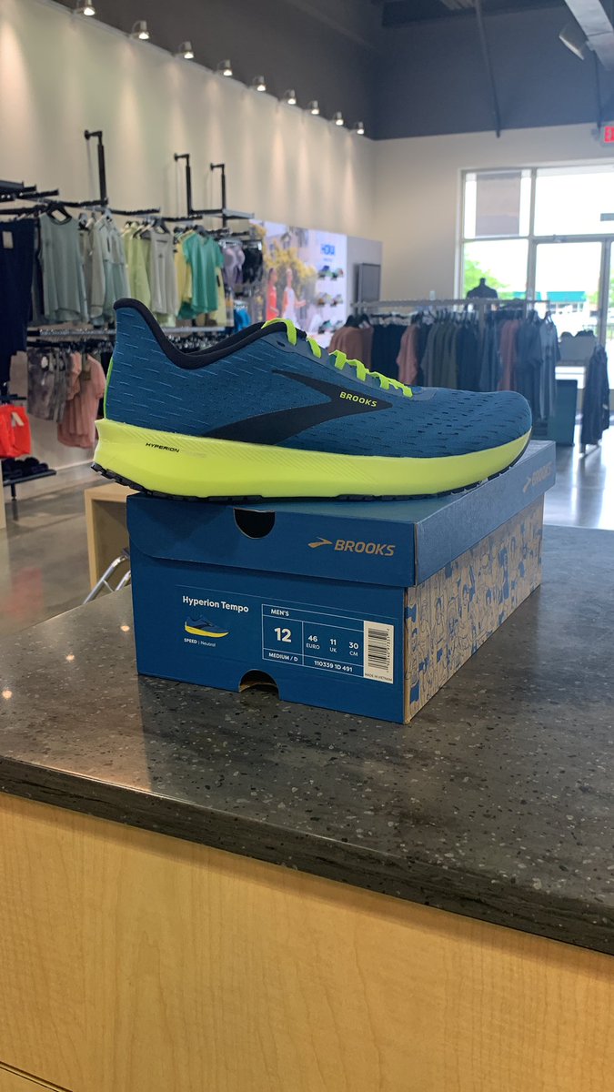 ansizzle21's tweet photo. When the sales reps just want you to go fast! Second shoe in the growing collection. #perksofthejob https://t.co/LMP56c0fF7