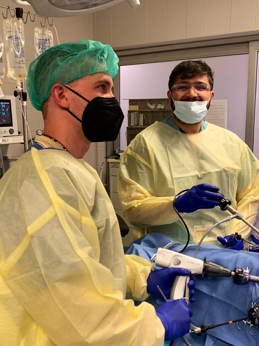 realCallegari's tweet photo. It’s like a dream job to work with your friends. Thanks to @Ethicon for the hands on experience today @CaseUrology. Photo cred @prunty_megan! https://t.co/ZoyGKdt7l6