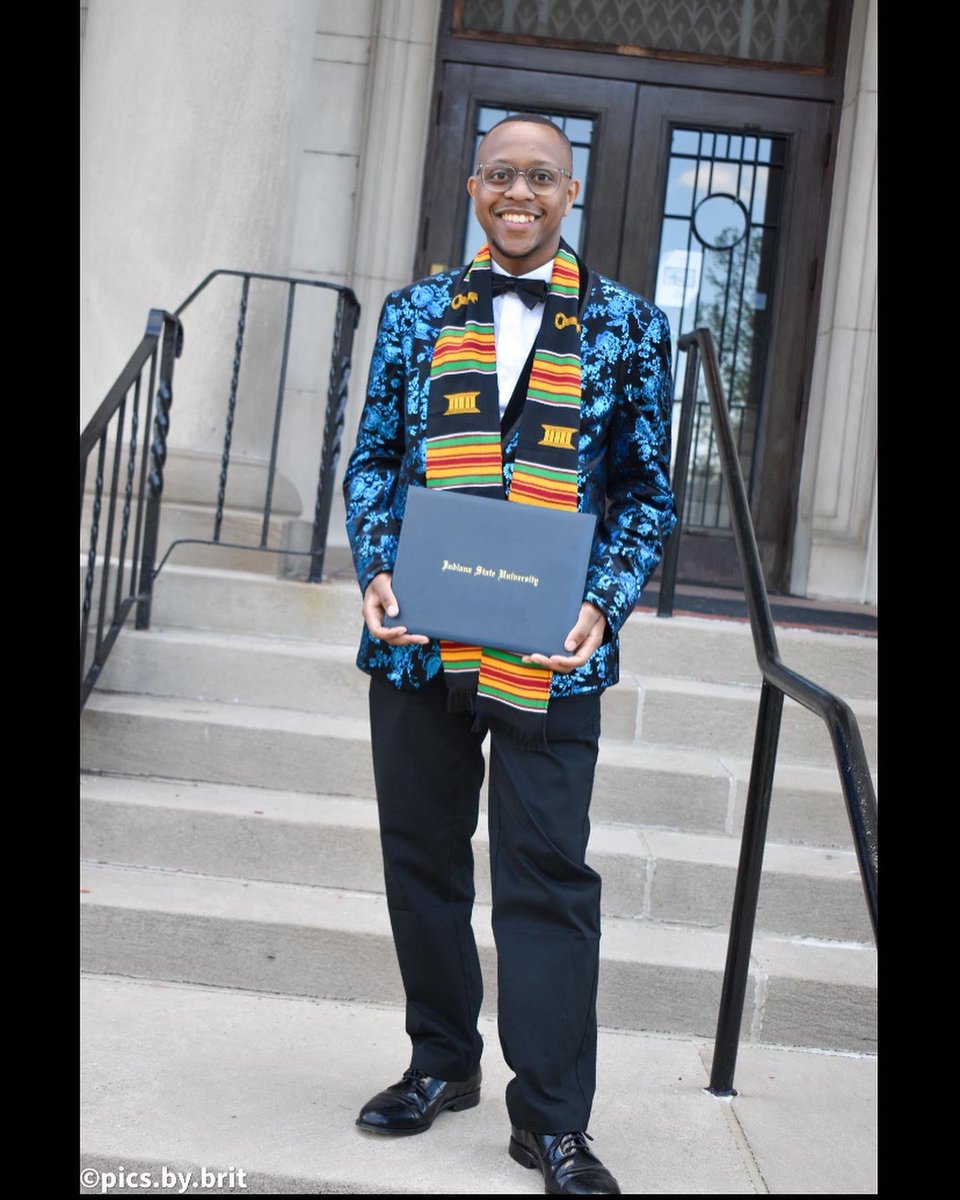 TrasLive's tweet photo. Life update: As of this past weekend, I am officially a college graduate obtaining my Bachelor’s Degree in Journalism and Multimedia Studies (A gift to my late mother). 🎓 To top it all off it, I also got engaged! 💍 

Here’s some images for you to enjoy! https://t.co/ZoJlmjLcJS