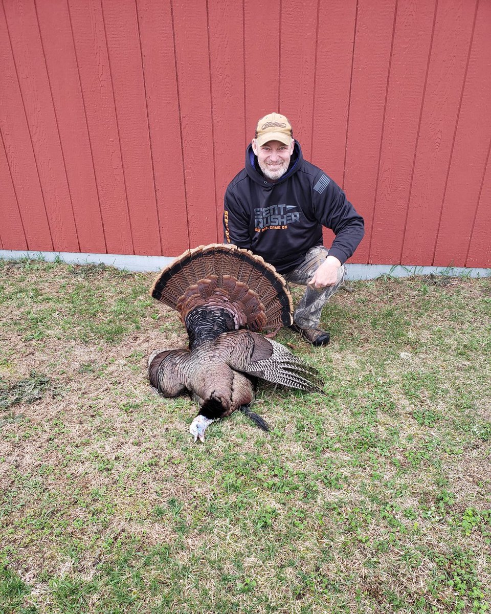 Pro Staffer, Dan Williams, showing off his 2022 long beard. Way to go, Dan! #ScentOffGameOver 

bit.ly/Scent_Crusher
.
.
#scentoffgameon #scentcrusher #hunting #gonehunting #huntingislife #hunttoeat  #scentcontrol #huntinggear #springhunting #turkeyhunting #thunderchicken