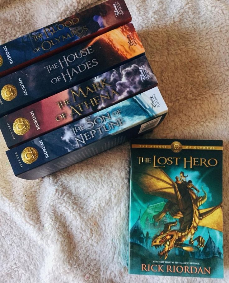 Oi gente vou fazer uma threas com os links do drive com os livros de percy jackson que eu tenho, se tiver faltando algum me avisem, segue o fio