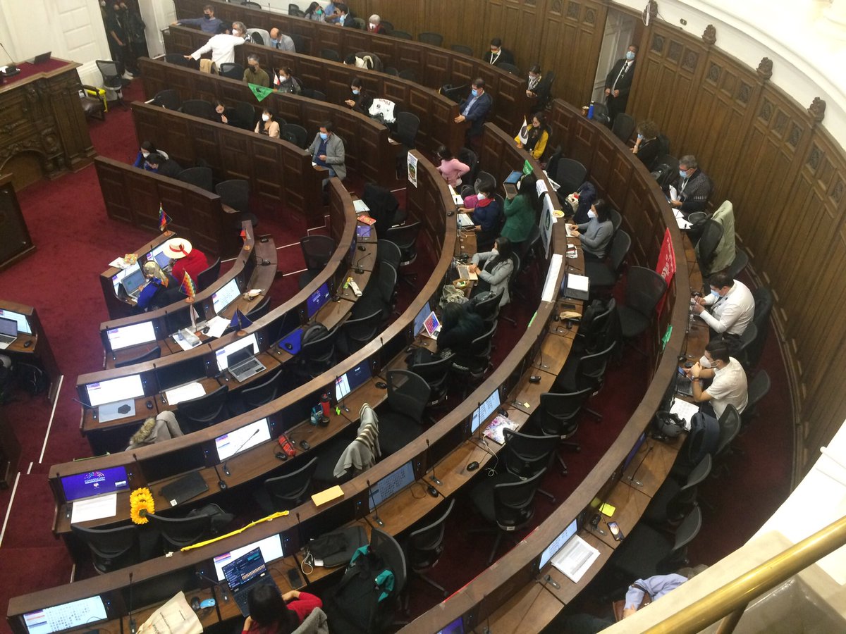 Derecho a la ciudad ya había pasado al borrador de #NuevaConstitucion. Hoy ingresa el derecho a la movilidad para complementarlo. Es un enorme avance para nuestros territorios y para la vida de la personas. Un trabajo en red nos permite llegar al nuevo texto.