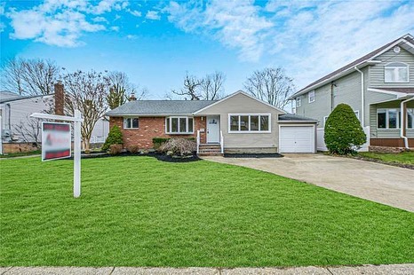 jandahomes's tweet photo. N. Bellmore 649k ranch 3 beds 2 baths https://t.co/NuaLYU3vNO