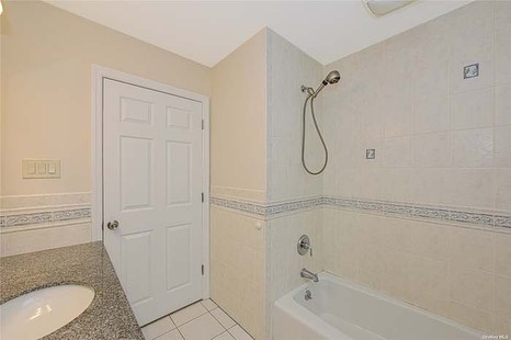 N. Bellmore 649k ranch 3 beds 2 baths