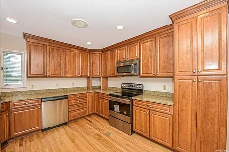 jandahomes's tweet photo. N. Bellmore 649k ranch 3 beds 2 baths https://t.co/NuaLYU3vNO