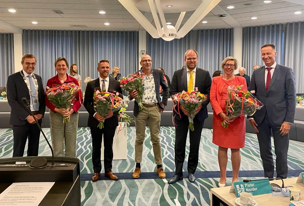 Vanavond weer benoemd als wethouder van <a href="/HetHogeland/">Gemeente Het Hogeland</a>. Nieuwe college wil graag samen met de hele raad en inwoners aan de slag. Een uitgestoken hand. Dit was nog even wennen voor de oppositie, maar -citerend- wacht op onze daden!