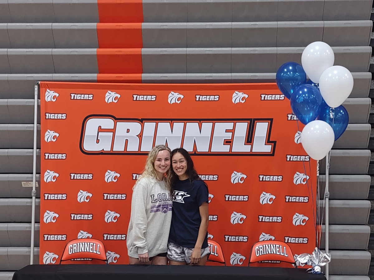 LadyPurePrep's tweet photo. Proud moment!
Congrats to High school and Prep Teammates @KenkelSydney and @ivey_schmidt1
#Nextlevel https://t.co/K6MGq8ETPE