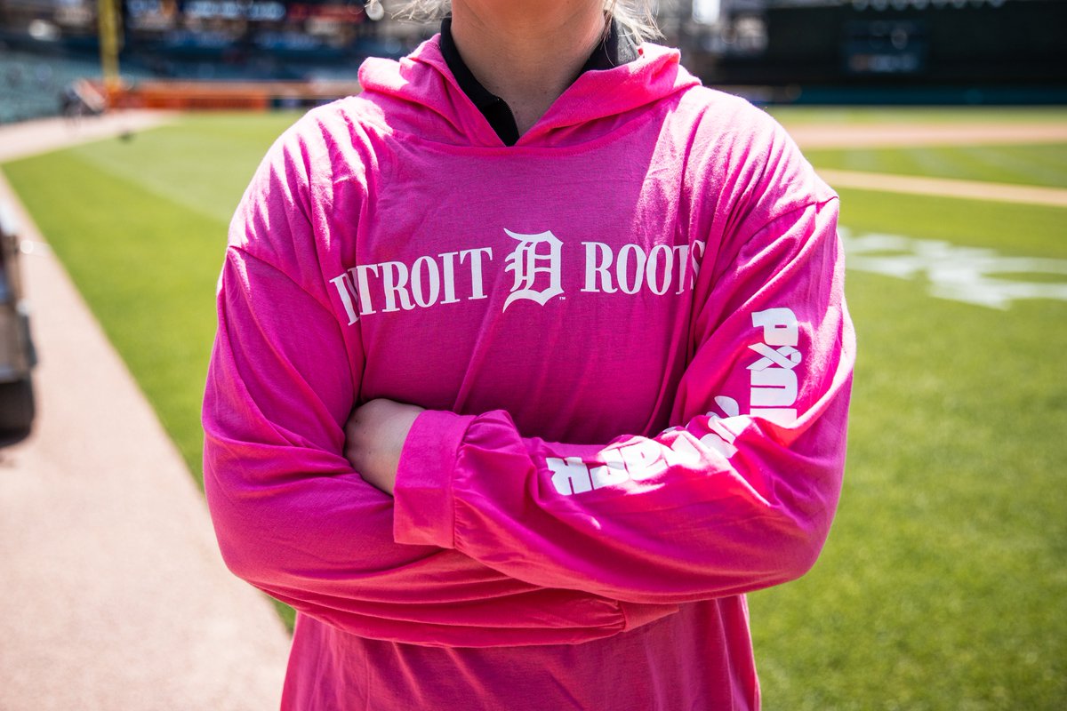 On Wednesday we w̶e̶a̶r̶ give away pink.

RETWEET for your chance to win a #DetroitRoots Pink Out The Park hoodie and we'll pick two winners!