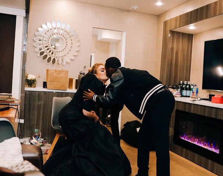 JessiMonroy_S's tweet photo. I love this couple ♥️ long live love ♥️ @Adele you deserve all the love in the world ♥️😍
@Adele @RichPaul4 #Adele #LoveAdele https://t.co/1zI7v6cAuf