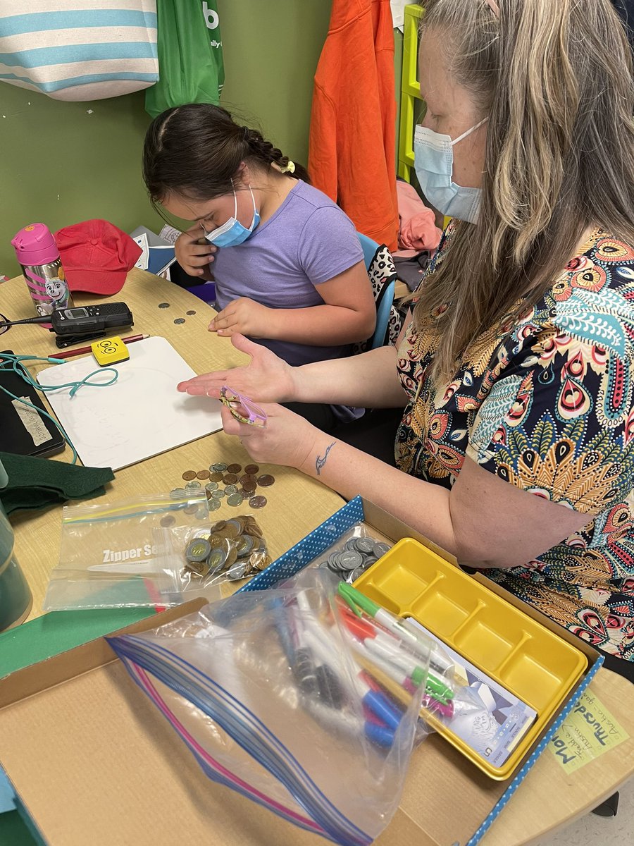 BoulosHala's tweet photo. Thank you @melissaketch88 for the session on @EVERFI Ss know the difference between a need and a want, how to create a budget and how to make wise financial decisions while navigating real life scenarios @StIsabelOCSB https://t.co/foacQvjDFp