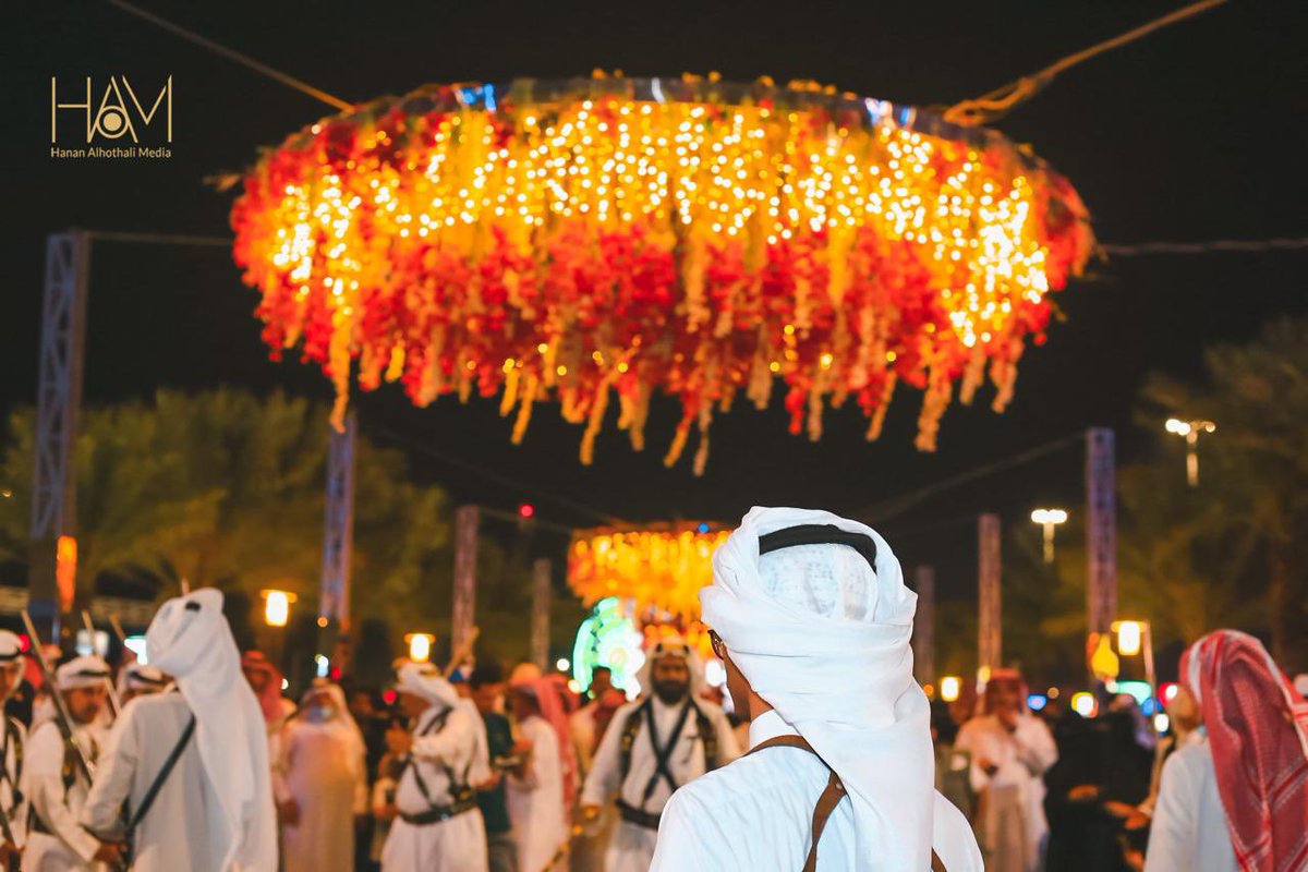 Firstshot5's tweet photo. بجمال الورد الطائفي وعبقه الأخّاذ استقبلنا  صاحب السمو الملكي   الأمير :#سعود_بن_نهار_بن_سعود بكل فـرح وسرور 🌸                
                      ******
#مهرجان_طائف_الورد #مهرجان_الورد_الطائفي #مهرجان_الورد @Saudi_MT @MOCSaudi @Firstshot5 @saudiatv_news @tc_gov @gov_taif https://t.co/j5U2PcIBiy
