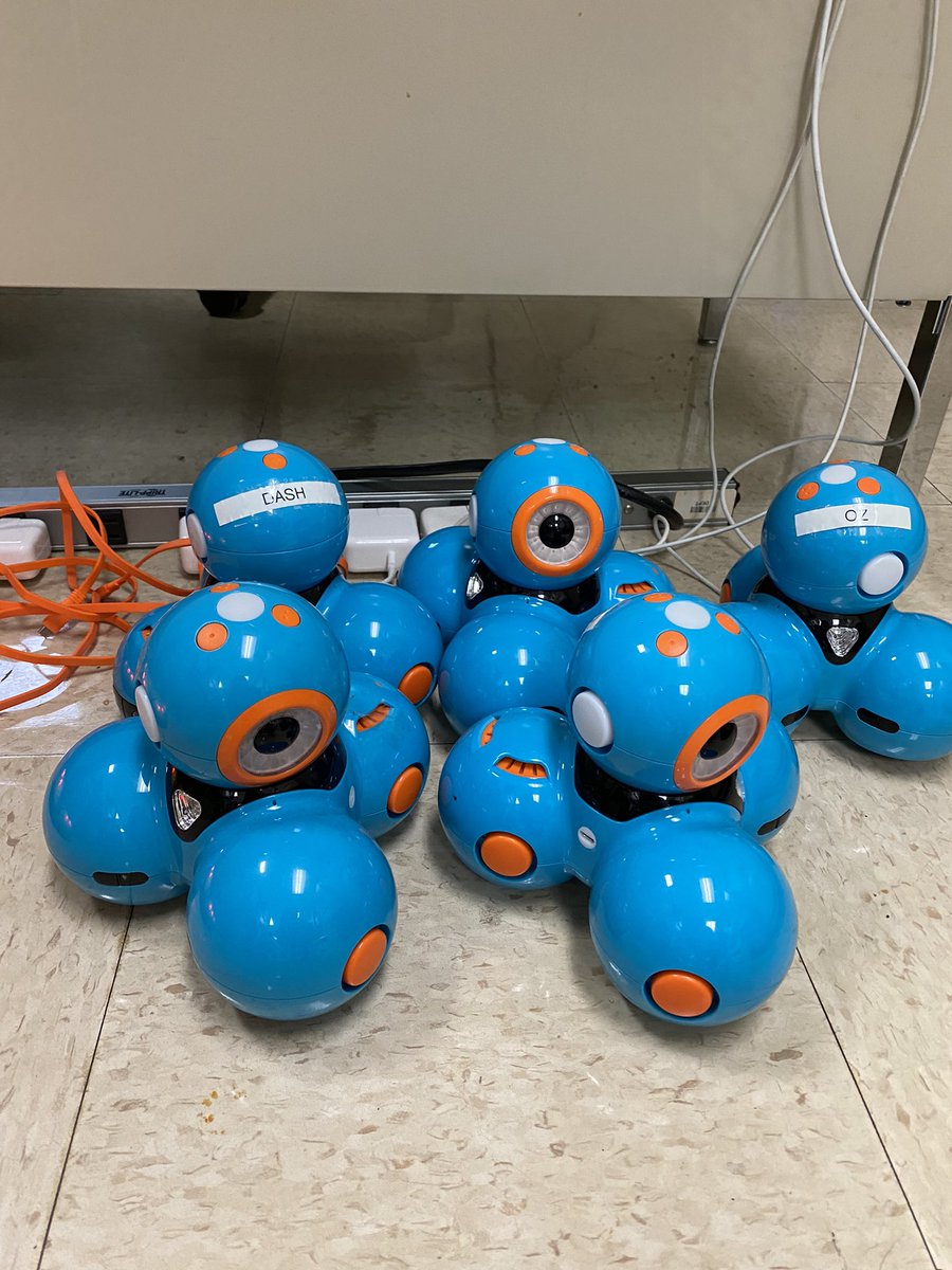 We were “Dashing” through the hallways this week in Tech Clas🤖 #Everyonecancode @WonderWorkshop @LPSTech_ @LindenSchoolOne @LindenSchoolsNJ @LindenSupe @PaulVassak