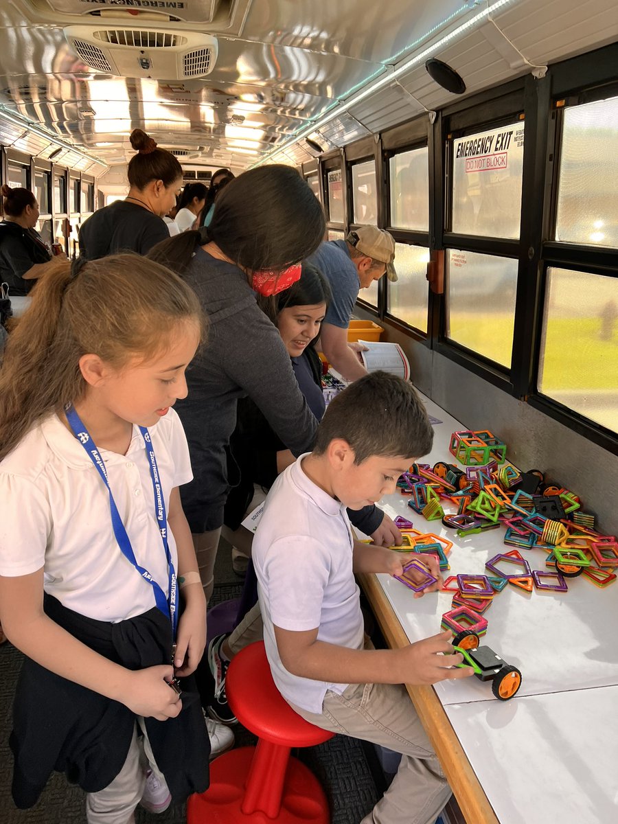 ssebuccaneers's tweet photo. We are so glad to have the #STEAMExpress at our STEAM day today! https://t.co/42iefJLV0A