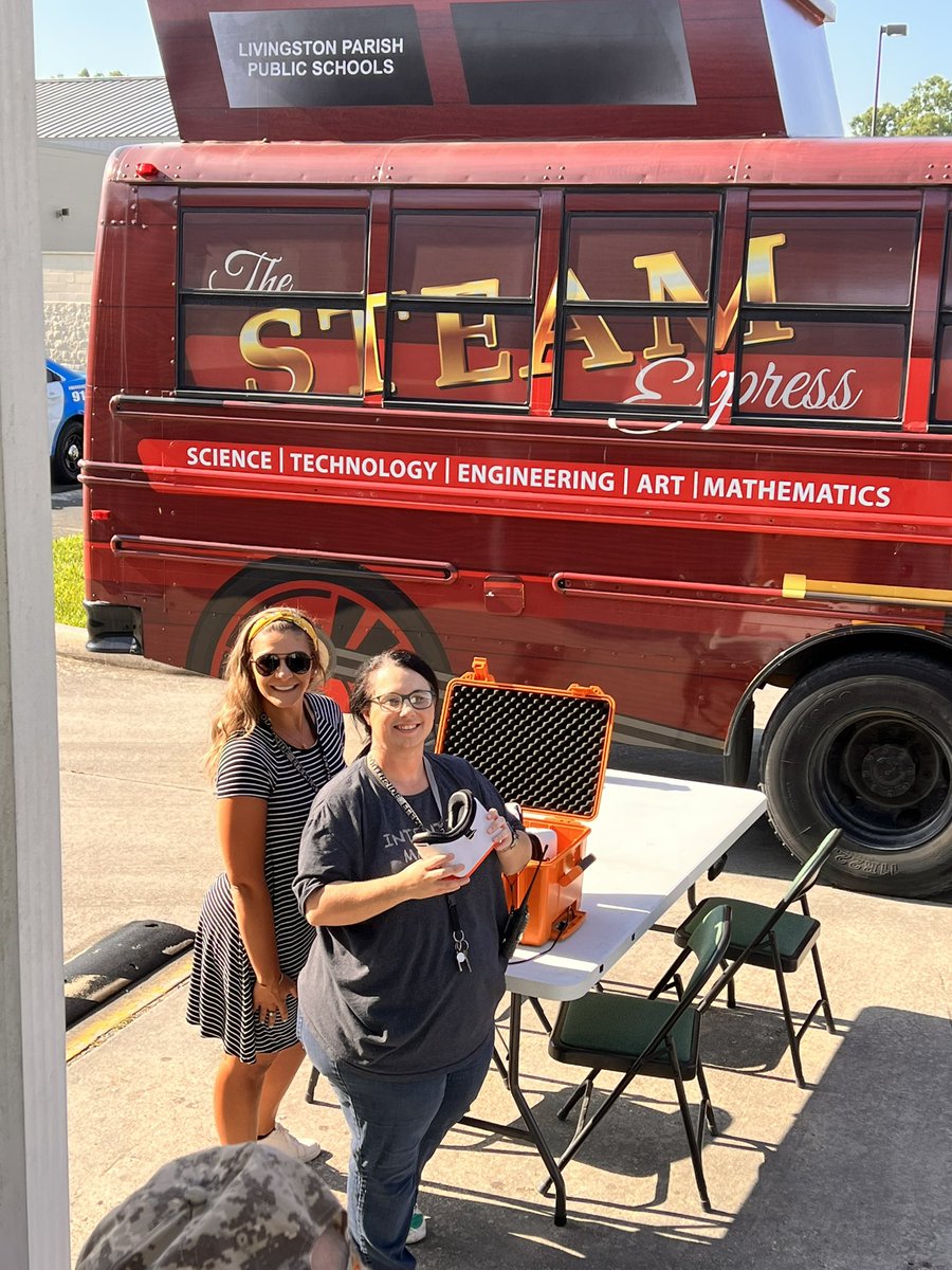 ssebuccaneers's tweet photo. We are so glad to have the #STEAMExpress at our STEAM day today! https://t.co/42iefJLV0A