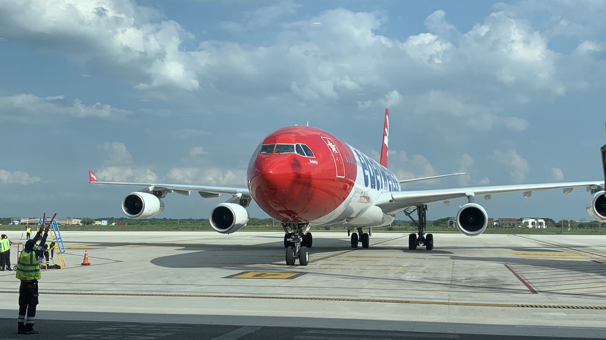 DavidBdez's tweet photo. #A340313 @CrAereo @AeroLiberia https://t.co/m5cs3YzVK0