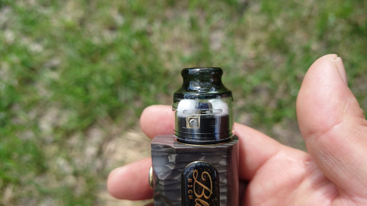 CebrjowHwScHCkj's tweet photo. 皆さんおはよっチェ😆👍今日も宜しくご安全に🙇💦#黒蛇21700 #JUMA Carbon Snake + #ASGARDmini RDA + #TrinityGlass Spectrum glass caps😋💦 #VAPE #vape好きな人と繋がりたい #VAPE好きと繋がりたい #VAPE初心者 #LovePinoyVapingGears #BlackSerpentes #VaperzCloud #しっくりセットアップ https://t.co/1E84Yvv6um