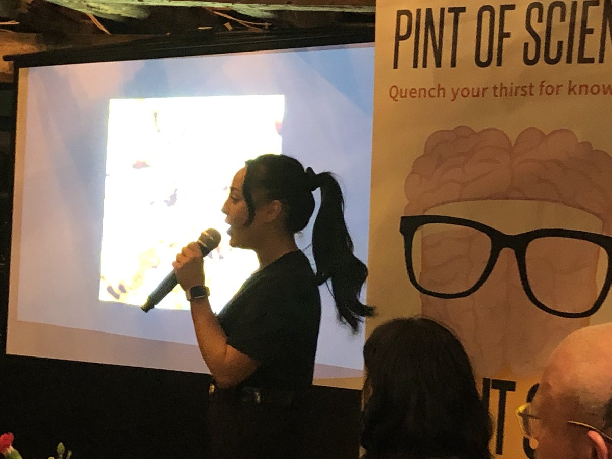 Dr_MTaylor's tweet photo. The genius that is @Olivia_A_Grant explaining epigenetics to us mere mortals @pintofscience @ResearchEssex And there were 3 generations of genius helping out. #sciencefam #genetics @EssexLifeSci https://t.co/Kl2D0iWLie