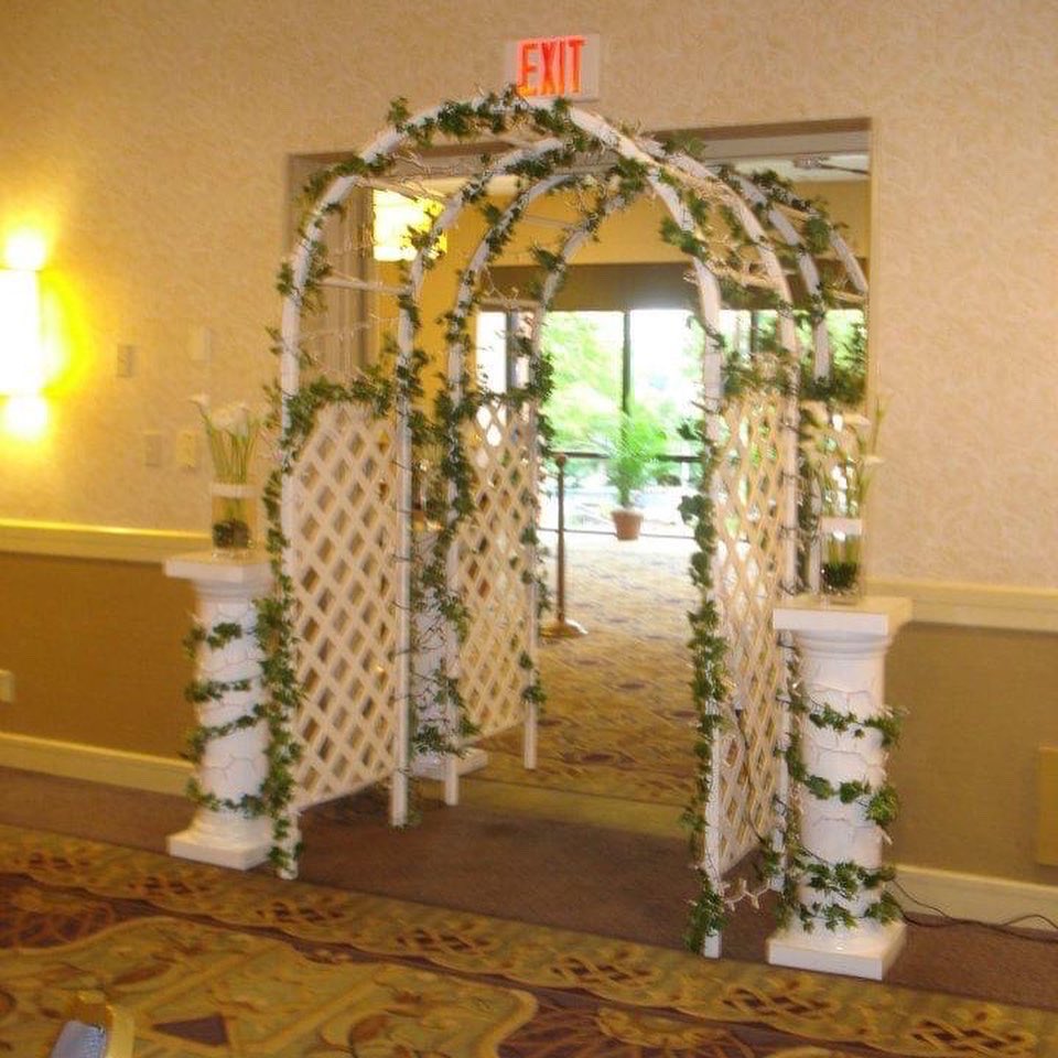 cw_prom's tweet image. 2 days!! Wow it’s coming fast! Let’s take a look at PROM 2012! The theme was ‘One moment in Time’ which was like a Grecian gardens theme. Fun tidbit, Ms. Strunk’s dad made that bridge that is pictured for us and we still have it! #prom2012 @conradweiserhs