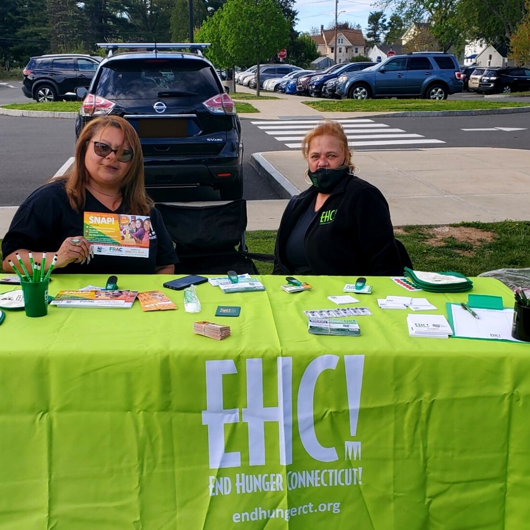 EndHungerCT's tweet photo. We're here at @ICHealthCareCT 's East Hartford Healthy Community Connections event! Come visit us until 6:30pm today for info about #SNAP and other FREE activities, food, giveaways, and resources on this beautiful evening! 😎
#endhungerct #foodforall #hungerfreect #easthartford https://t.co/0EsHykwgtY