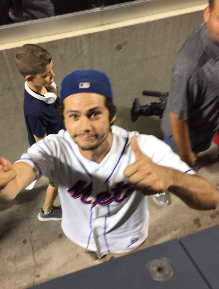 DylanObWf's tweet image. Dylan Obrien
•Americano
•27 años
•Actor
•fuck you