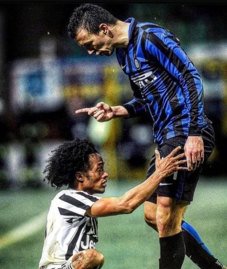 Frances23149032's tweet photo. 💙🖤🇮🇹 https://t.co/zlJd0MqWDJ