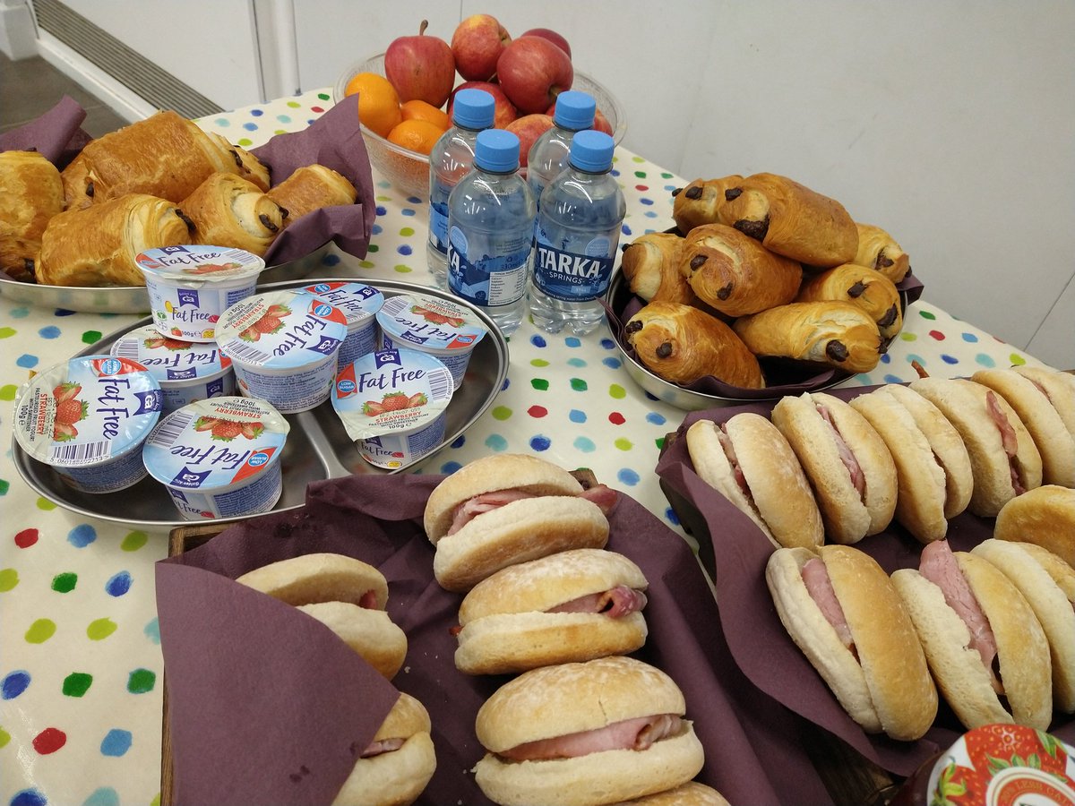 #SATsWeek calm and relaxed start to the morning for all our 🌟 #year6 pupils across @AcademyforCandE #fuelforlearning #HighFive to our school cooks that have gone the extra mile 🏆 Teachers have reported pupils are happy, focused and less anxious, 😊 #MentalHealthAwarenessWeek