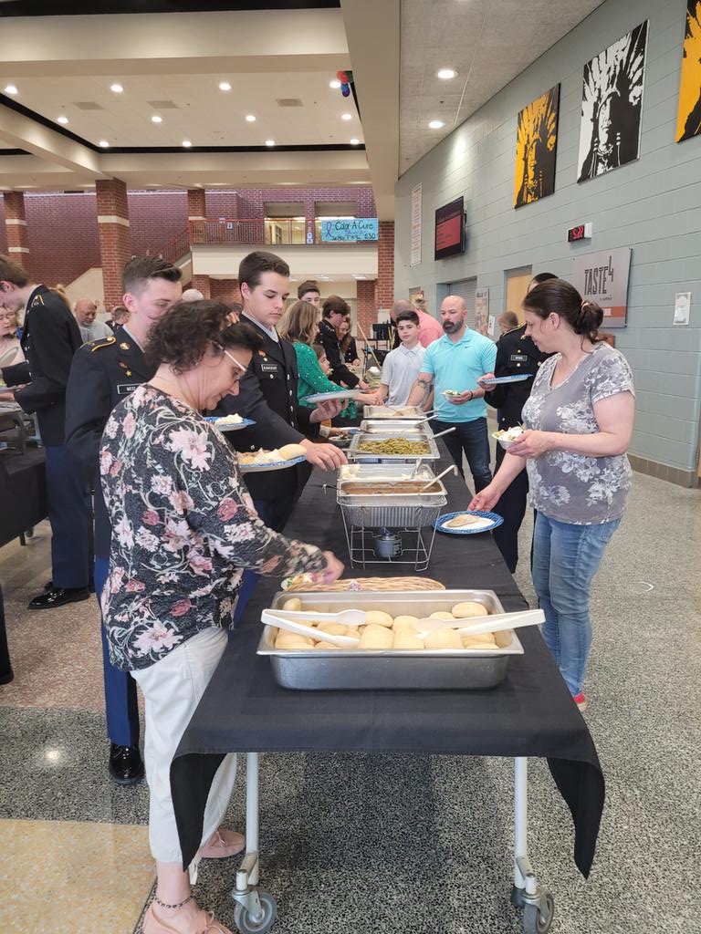 KathMTBC's tweet photo. Thank you @PHSCulinary2 students and Mr. Robertson for the delicious meal for our @JROTCPHS Awards Banquet! @PowhatanSchools @PowhatanHS https://t.co/bemZ58ldIL