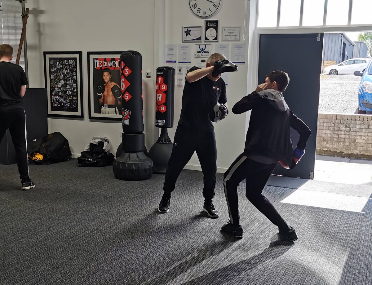 PSOSDunfermline's tweet photo. @qahsinfo @DunfermlineHS @WoodmillHigh @stcolumbasfife @IHSupdates @FifeActiveSch @trenchboxing @BarnardosScot @NHS Community Outreach joined Punch Beyond delivering their first ever session @trenchboxing
Discussions around Mental Health aren't easy.. Proud of our young people @WoodmillHigh for stepping up and sharing their views.
#PunchBeyondYourLimits https://t.co/BF1YnKa954