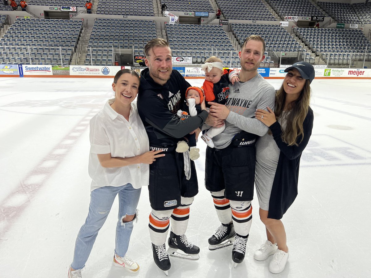 That’s a wrap on my 8th season and this one is going to be my last. This year I got to end it playing with some of the best guys I know! Thanks for doing it with me <a href="/Tolks27/">Zach Tolkinen</a> &amp; <a href="/conjones10/">Connor Jones</a> !! ❤️❤️ and thanks for having me <a href="/FWKomets/">Fort Wayne Komets</a> !