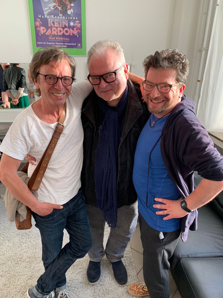 HennesBender68's tweet photo. Die drei uncoolen Amigos hatten einen schönen Abend in Düsseldorf. #purpleschulz #heinzrudolfkunze https://t.co/tSBENjV5oQ