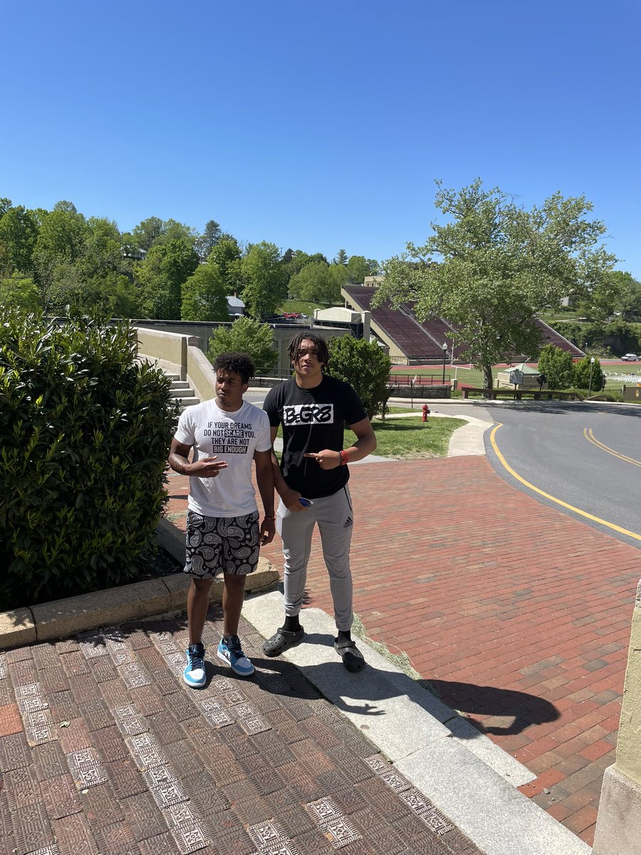 DonovanMGrayson's tweet photo. Had a great visit at VMI today! Thanks @CoachNickReveiz for the tour. @BPBHawkFootball @dhglover @TAscension https://t.co/NaGkMMqgbU