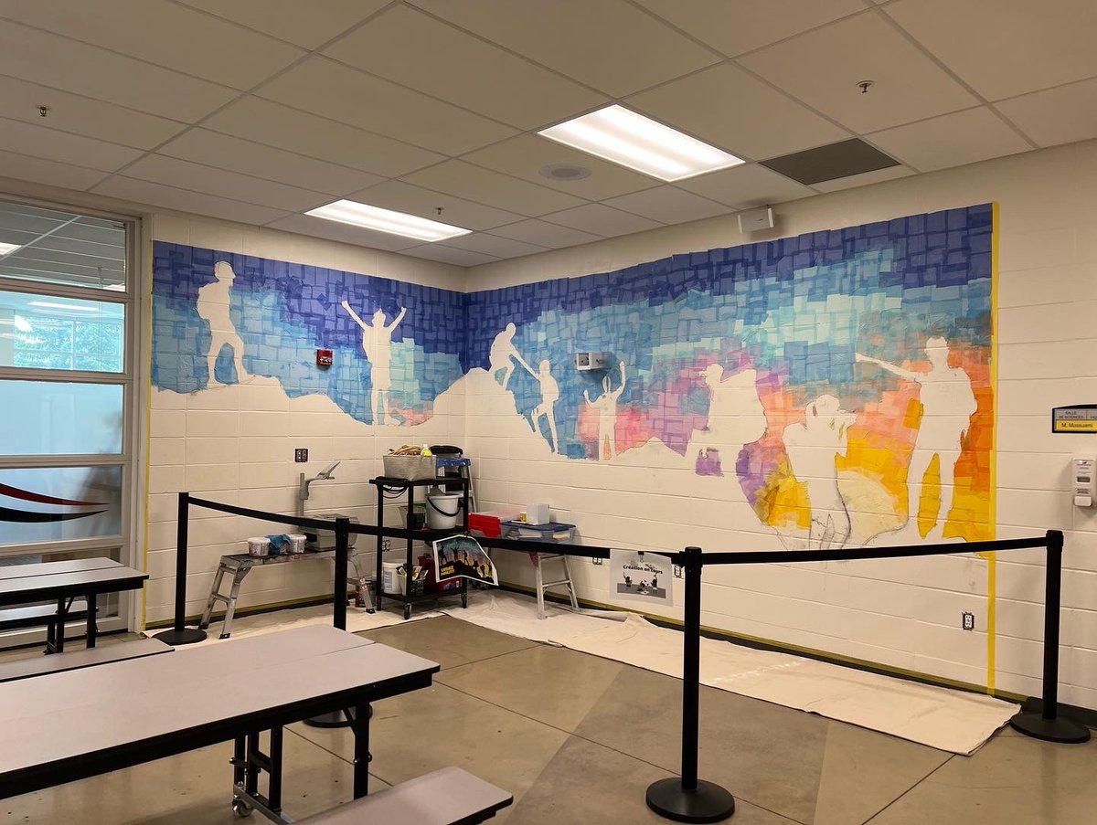 indexdeco's tweet photo. Merci aux grands et grandes de 10e à 11e année @Ecole_AT pour leur aide sur le ciel en mosaïque. Demain nous commençons la peinture des montagnes et des grimpeurs et grimpeuses qui ont pour but de VISER HAUT! 
#passepART #CSCNinfo #FRAB #EcolefrancophoneAB #StAlbert #galerieCAVA https://t.co/LNwCiWuhNS