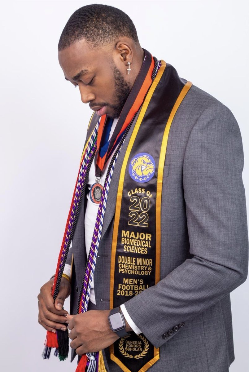 _MAJICETY's tweet photo. A true hard worker, dedicated to any task, understands failure isn’t an option and with God all things are possible🙏🏾 The honor to call you brother, Sonny, and I.C.E. Will live on forever. He too will be hooded🙏🏾 congratulations Sonny🖤 @_Aintthatvick 
#AlphasUp #NaijaBoy https://t.co/D3aSyFTF1B