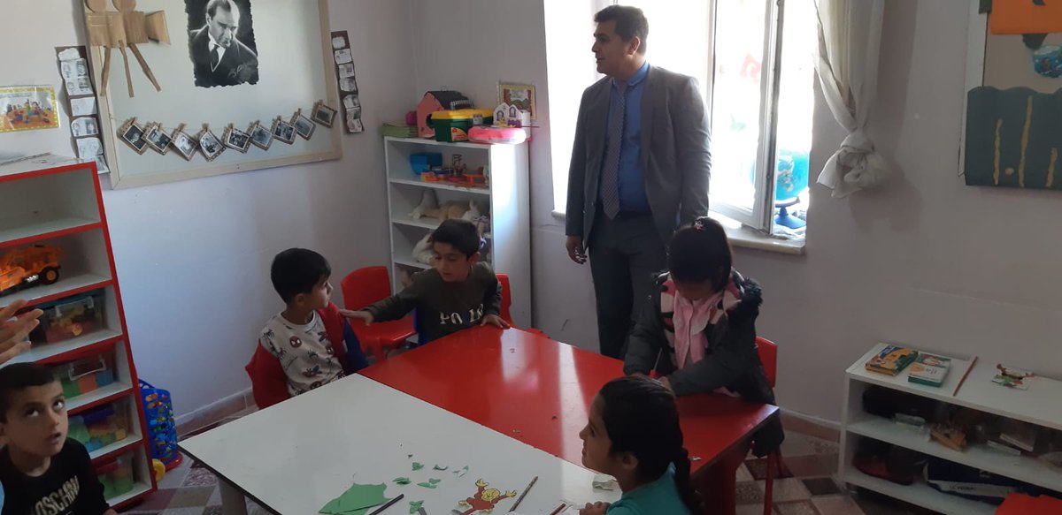 SavurMem's tweet photo. İlçe Milli Eğitim Müdürümüz Sayın Abdurrahim DEMİR, Başağaç ilkokulu, Erkuran ilkokulu ve Üçerli  ilkokulu'nu ziyaret edip incelemelerde bulunarak, öğretmen ve öğrencilerle bir araya geldi.
@tcmeb 
@mahmutdemirttas @mardinilmem @Murat69_Demir
@abdurrahimdmr47 https://t.co/xum67jNDoo