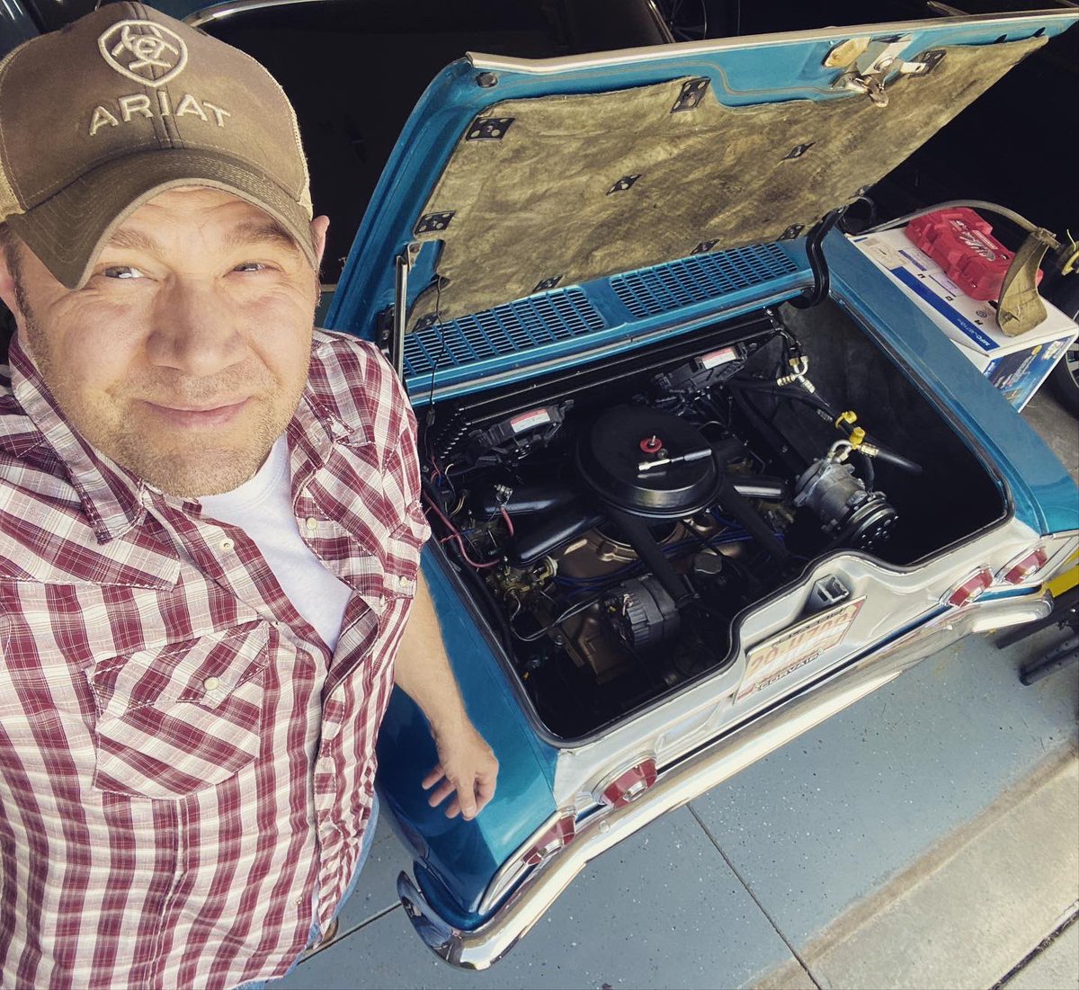 mendonhale's tweet image. Working on my mom &amp;amp; dads old 1966 Corvair…well, i just put in a new battery…but It worked, so I took my mom on a short ride around her neighborhood.  

#corvair #countrymusic #notacarguy